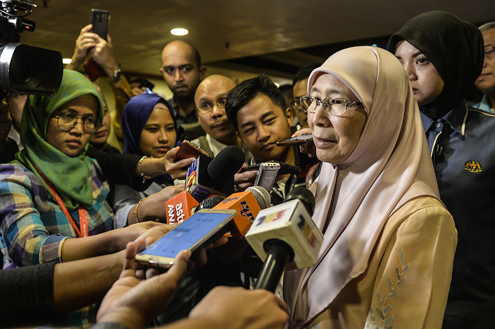 Deputy Prime Minister, Datuk Seri Dr Wan Azizah Wan Ismail speaks to the media at Darul Ehsan Club Ampang Jaya January 27, 2019. u00e2u20acu201d Picture by Miera Zulyana 