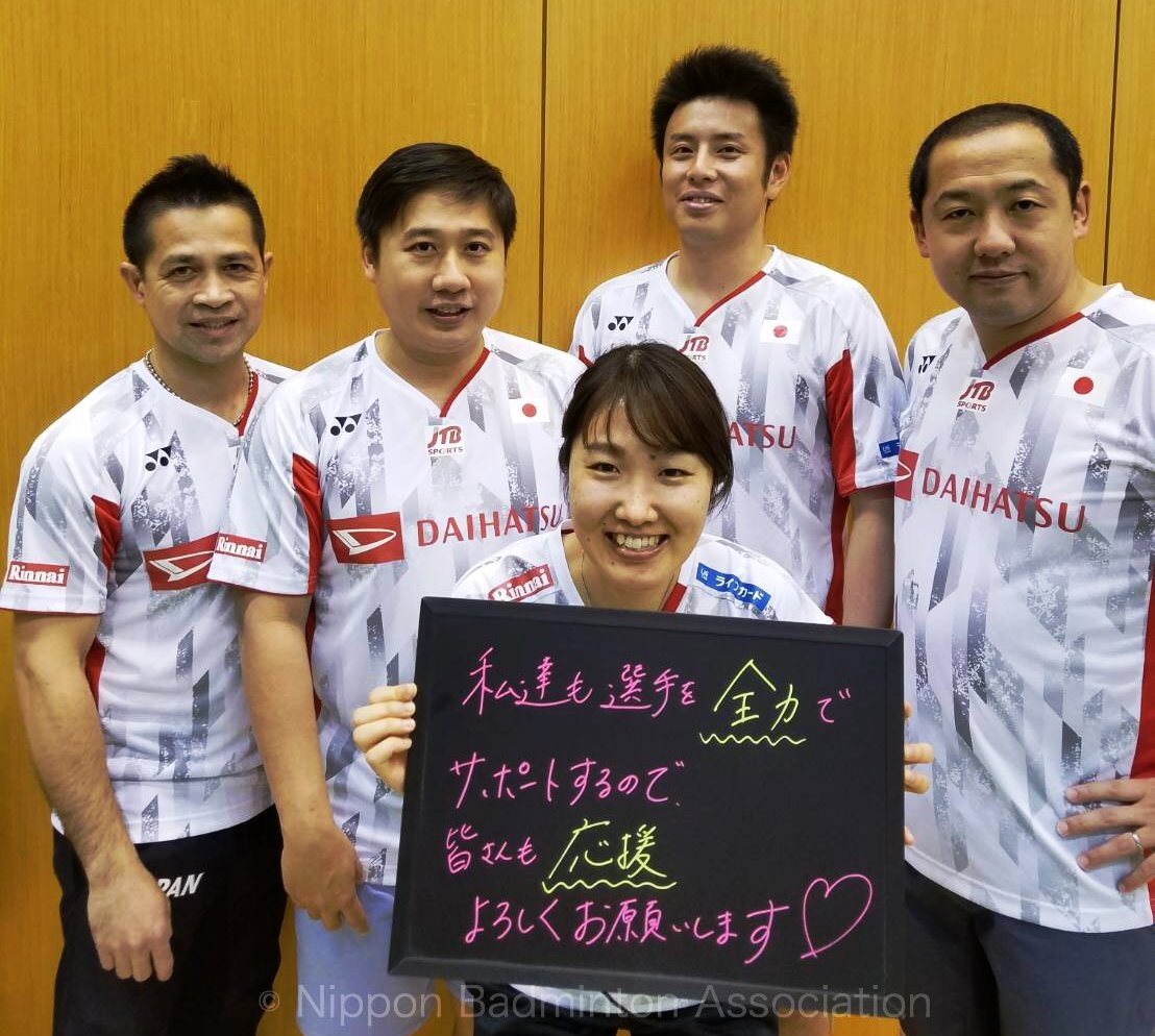 虽然有语言障碍，但颜教练和日本队友们的交情还是不受影响。-摘自日本羽协-