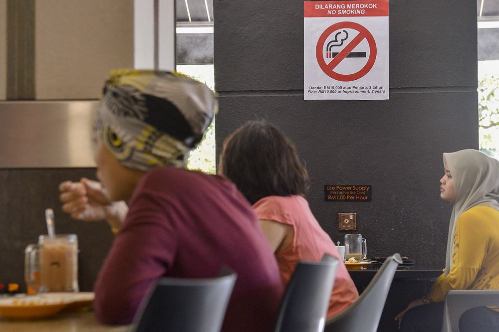A no-smoking sign is seen at an eatery in Kuala Lumpur January 1, 2019. u00e2u20acu2022 Picture by Mukhriz Hazim