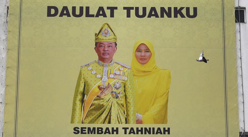 Pahang Sultan Al-Sultan Abdullah Ri'ayatuddin Al-Mustafa Billah Shah (left) has been appointed as the new Yang di-Pertuan Agong. u00e2u20acu2022 Bernama picn
