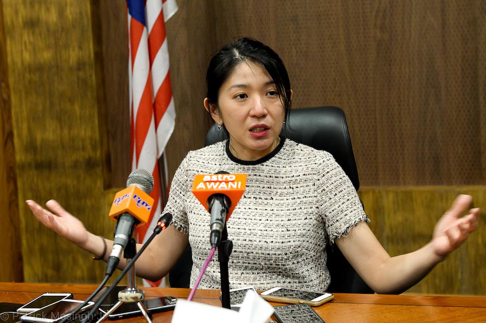 Energy, Science, Technology, Environment and Climate Change Minister Yeo Bee Yin addresses a press conference after her meeting with Shafie today. u00e2u20acu201d Picture courtesy of the Sabah Chief Ministeru00e2u20acu2122s Department