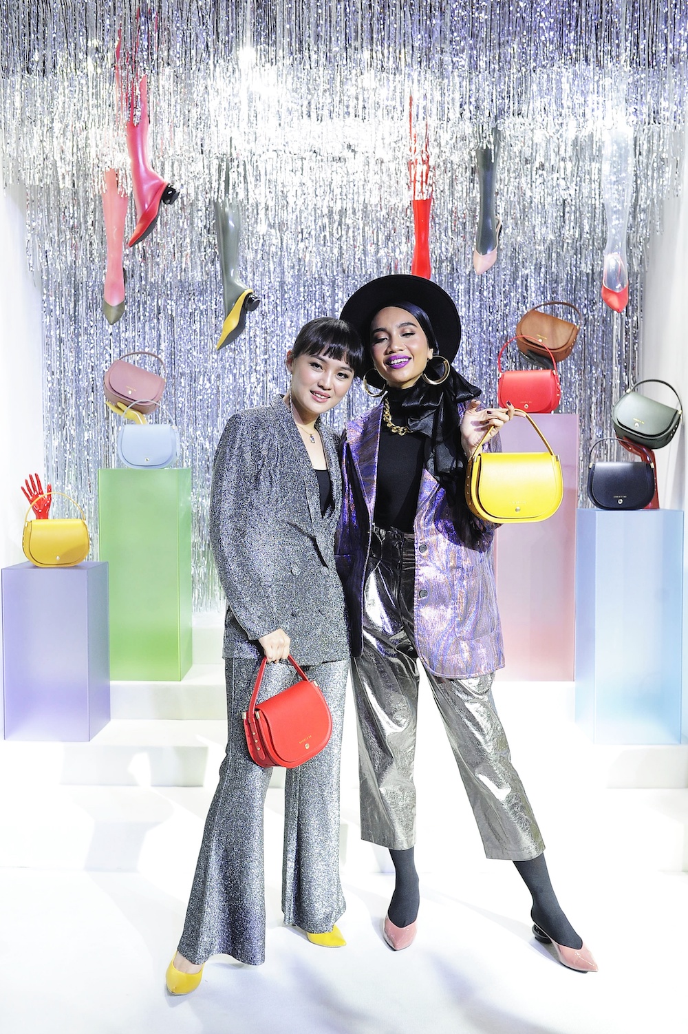 尤娜和Christy Ng的合作系列产品主要讲究时尚和实用性。-Shafwan Zaidon摄-