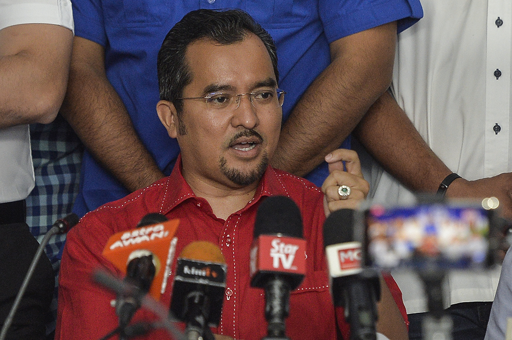 Umno Youth Chief, Datuk Asyraf Wajdi Dusuki speaks during a joint press conference between Umno Youth Chief and PAS Youth Chief in Semenyih February 10,2019. u00e2u20acu201d Picture by Miera Zulyana