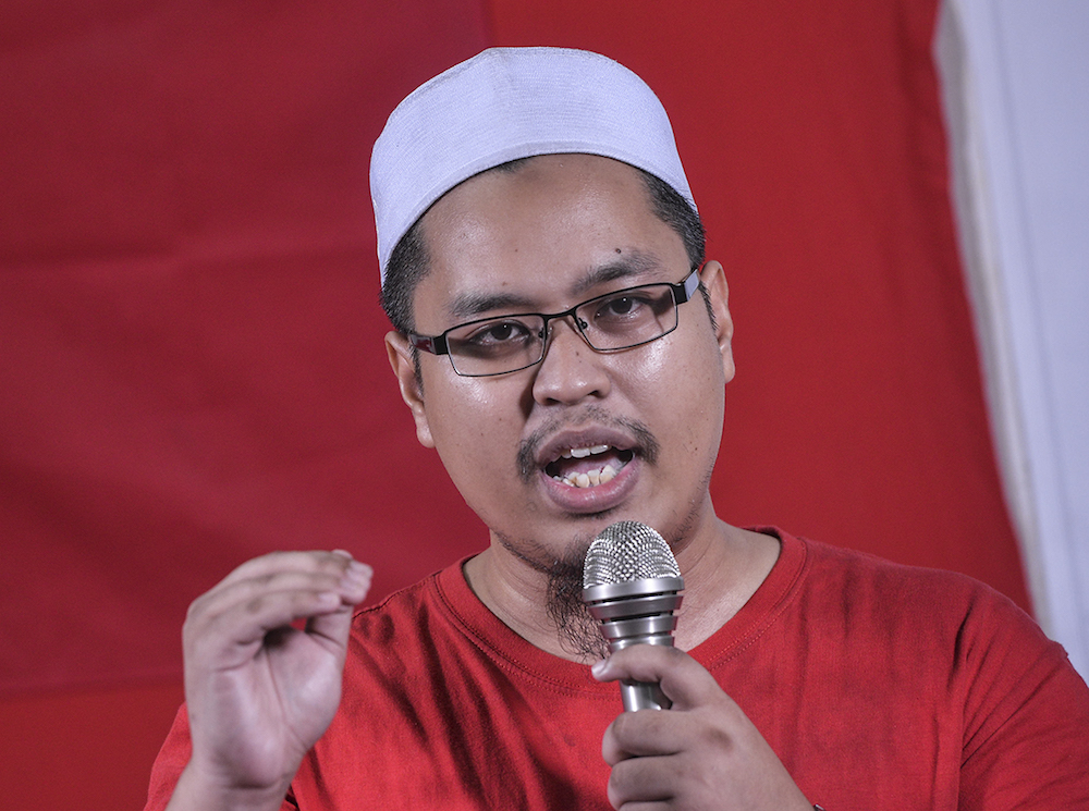 Parti Sosialis Malaysia (PSM) candidate for the Semenyih by-election, Nik Aziz Afiq, speaks during a press conference in Semenyih February 13, 2019. u00e2u20acu201d Picture by Shafwan Zaidon
