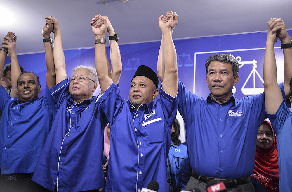 (From left) Datuk Seri Ismail Sabri Yaakob, Zakaria Hanafi and Datuk Mohamad Hasan pose for pictures in Semenyih February 14, 2019. u00e2u20acu201d Picture by Shafwan Zaidon