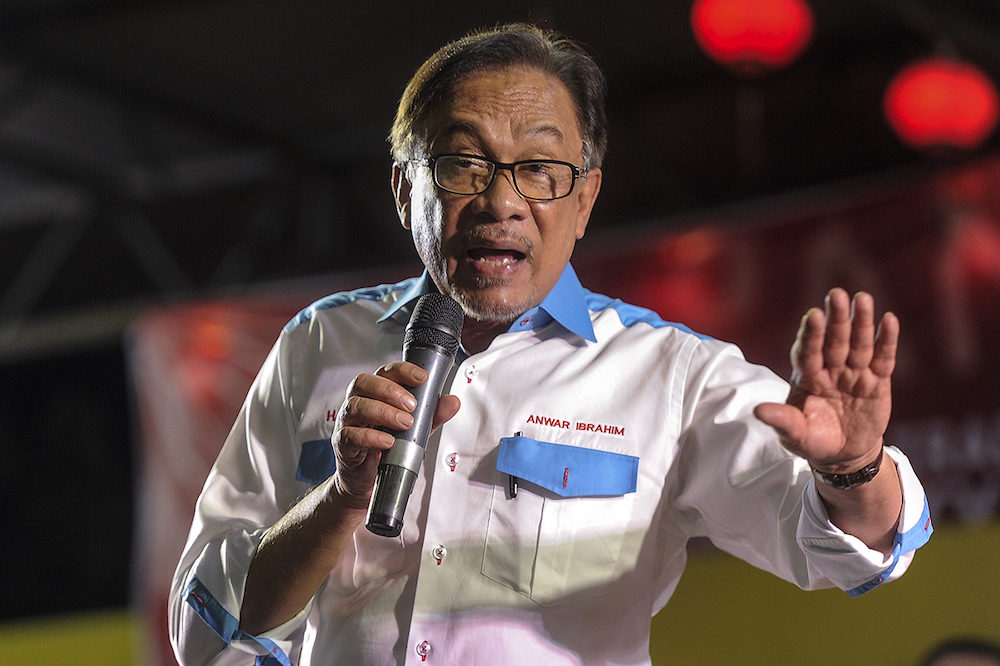 PKR president Datuk Seri Anwar Ibrahim addresses the crowd in Kampung Baru Semenyih February 23, 2019. u00e2u20acu201d Picture by Shafwan Zaidon