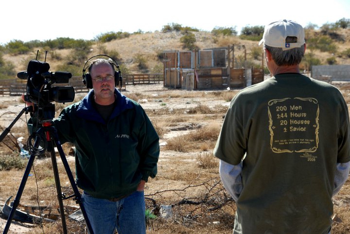 鲁滨逊本人也是个媒体工作者。-摘自鲁滨逊脸书-