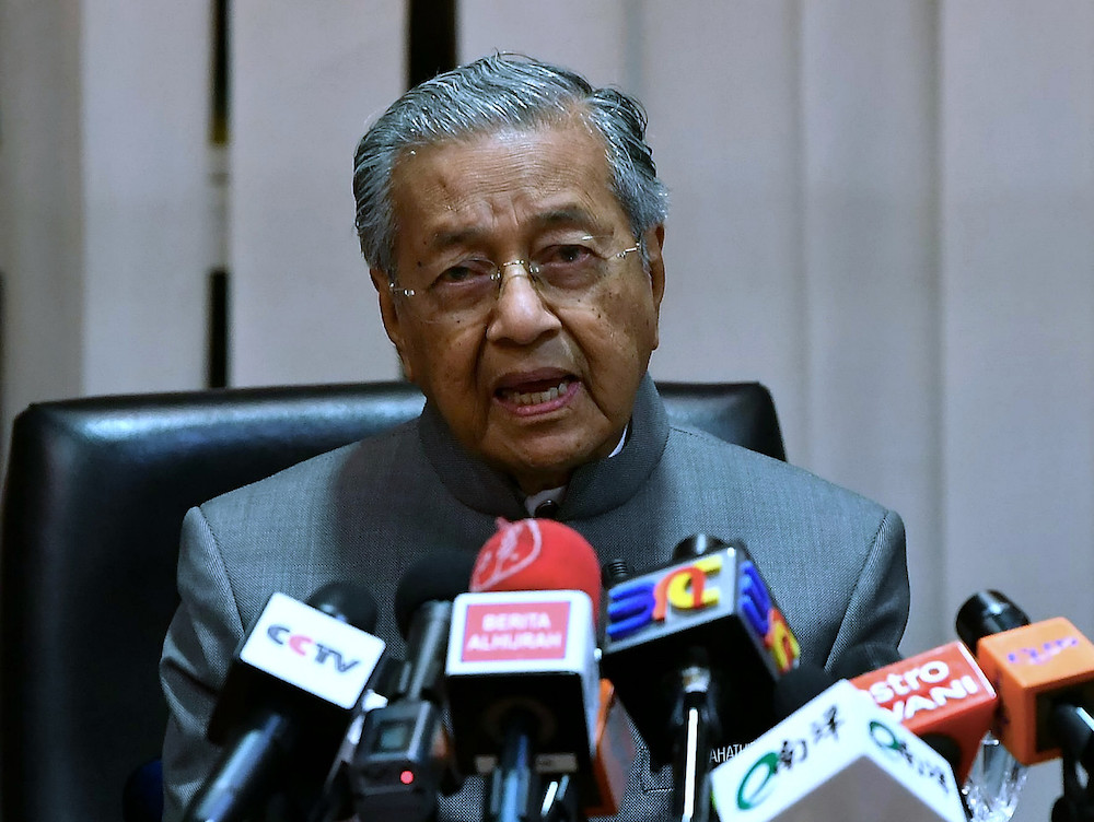 Prime Minister Tun Dr Mahathir Mohamad speaks to the media after visiting victims of the Sungai Kim Kim contamination at Sultan Ismail Hospital, March 14, 2019. u00e2u20acu201d Bernama pic