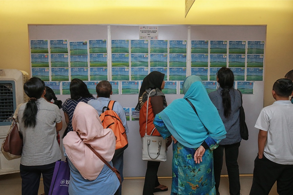 Hundreds of job seekers visited the Job Fair at Urban Transformation Centre (UTC) 5.0, Ipoh October 6, 2018. u00e2u20acu201d Picture Marcus Pheong