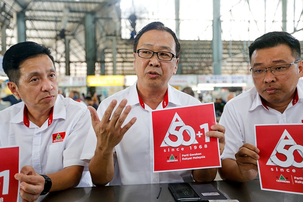 Gerakan president Datuk Dominic Lau showing the new poster during a press conference at Bayan Baru Wet Market March 11, 2019. u00e2u20acu201d Picture By Sayuti Zainudin