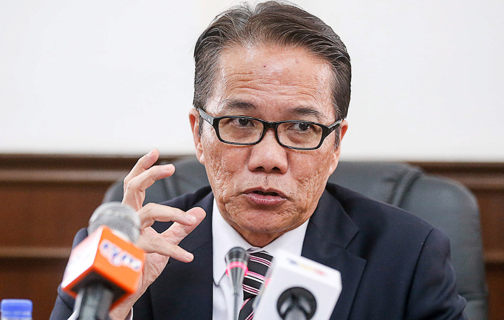 Minister in the Prime Ministeru00e2u20acu2122s Department Datuk Liew Vui Keong speaks to the press during his visit to the Penang High Court in George Town March 20, 2019. u00e2u20acu201d Picture by Sayuti Zainudin