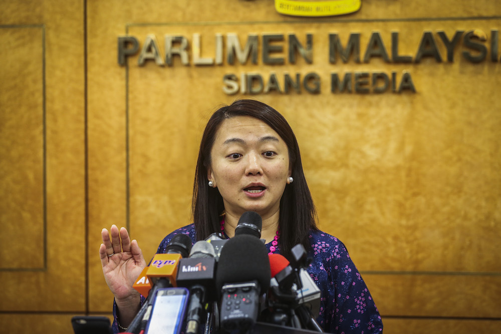 Hannah Yeoh speaks to reporters in Parliament in Kuala Lumpur March 25, 2019. u00e2u20acu201d Picture by Firdaus Latif