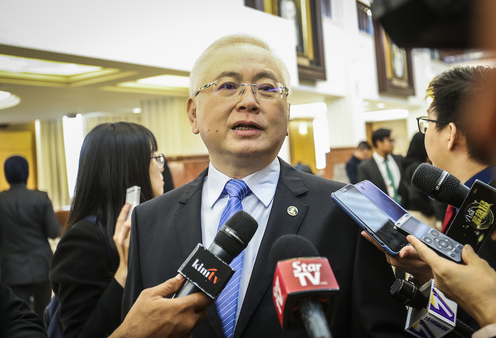MCA president Datuk Seri Wee Ka Siong speaks to reporters in Parliament in Kuala Lumpur March 25, 2019. u00e2u20acu201d Picture by Firdaus Latif