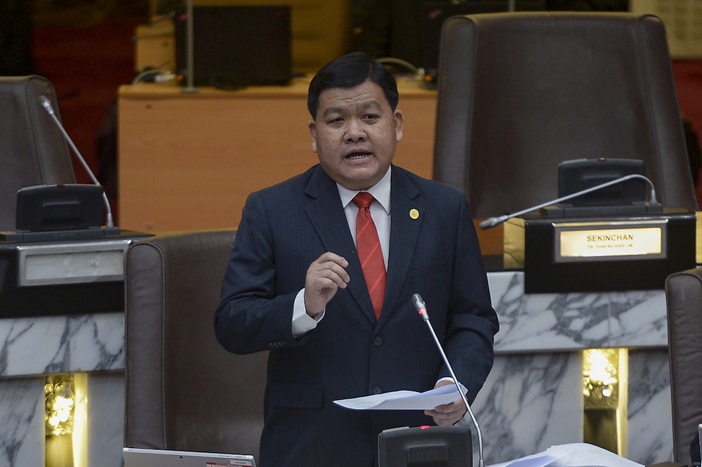 Kajang assemblyman Hee Loy Sian speaks during the state assembly meeting in Shah Alam March 25, 2019. u00e2u20acu201d Picture by Mukhriz Hazim