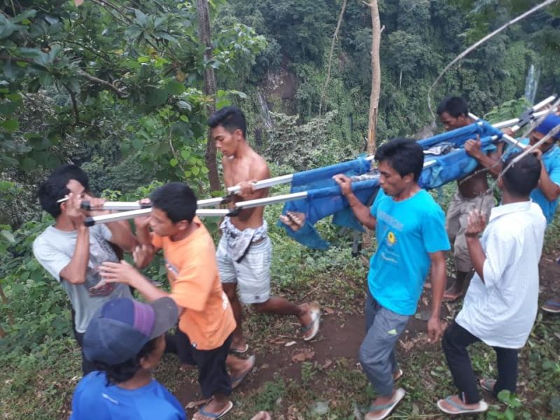 Seramai 22 pelancong Malaysia terperangkap berikutan tanah runtuh di Air Terjun Tiu Kelep, Senaru Baru, Lombok Utara. u00e2u20acu201d Foto ihsan Facebook/Syahrir Azfar Al-Halabi