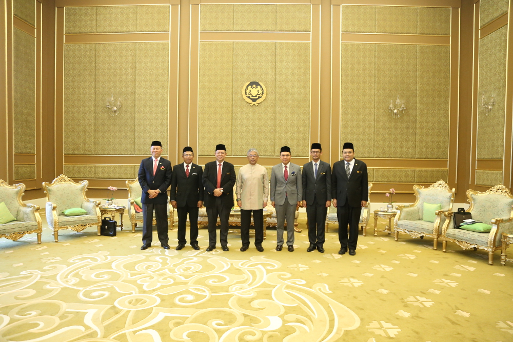Foreign Minister Datuk Saifuddin Abdullah (3rd left) meets Yang di-Pertuan Agong Al-Sultan Abdullah Riu00e2u20acu2122ayatuddin Al-Mustafa Billah Shah March 12, 2019. u00e2u20acu201d Picture courtesy of Wisma Putra 