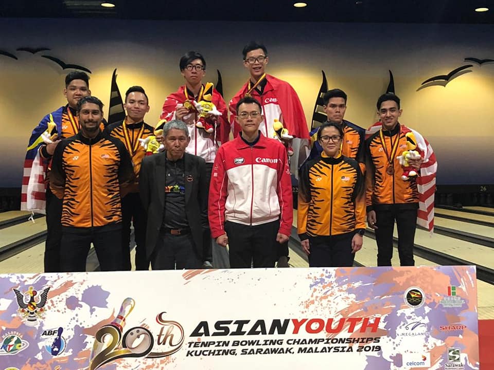 大马保龄球男队包揽亚洲青年赛男子双人银牌和铜牌。-摘自MTBC脸书-