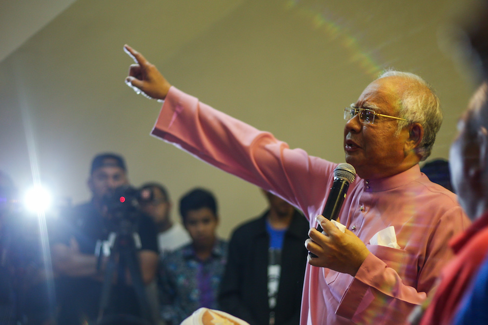 Datuk Seri Najib Razak holds a meet-and-greet session in Bandar Sri Sendayan April 4, 2019, in conjunction with the Rantau by-election. u00e2u20acu201d Picture by Ahmad Zamzahuri