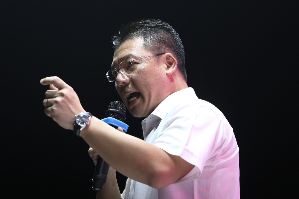 Perak DAP chairman Nga Kor Ming speaks during a ceramah in Rantau April 10, 2019. u00e2u20acu201d Picture by Yusof Mat Isa