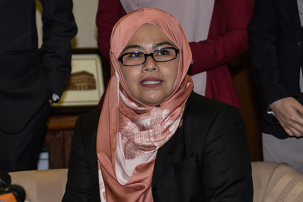 Datuk Noraini Ahmad speaks during a press conference in Parliament April 11, 2019. u00e2u20acu201d Picture by Miera Zulyana