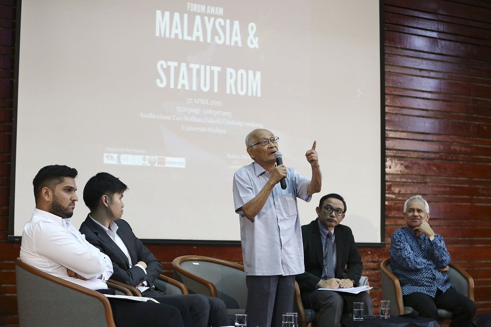 Sociologist and politician Syed Husin Ali (centre) speaks at the u00e2u20acu02dcMalaysia and Rome Statuteu00e2u20acu2122 forum at Universiti Malaya in Kuala Lumpur April 27, 2019. u00e2u20acu201d Picture by Yusof Mat Isa