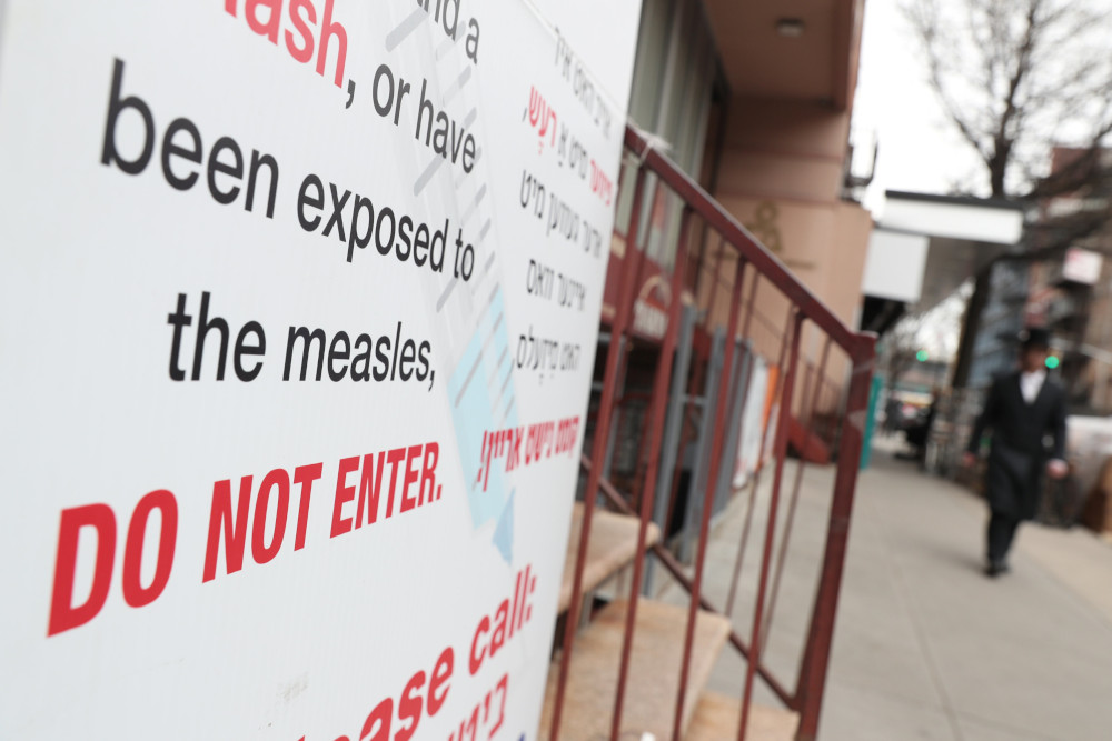 A sign warning people of measles in the ultra-Orthodox Jewish community of Williamsburg, in New York, US, April 11, 2019. u00e2u20acu201d Reuters pic 