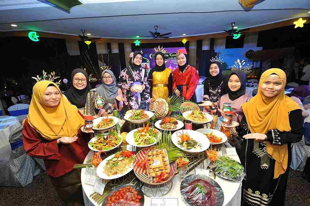 以“'Selera Kampung”为主题的斋戒月自助餐除了本地还有国外的美食。-Tropicana Golf & Country Resort提供-