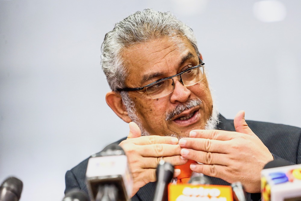 Federal Territories Minister Khalid Samad speaks to reporters in Putrajaya April 22, 2019. u00e2u20acu201d Picture by Hari Anggara