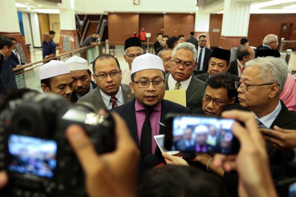 Pengkalan Chepa MP Ahmad Marzuk  Shaary  speaks to reporters at Parliament lobby April 2, 2019. u00e2u20acu201d Picture by Ahmad Zamzahuri