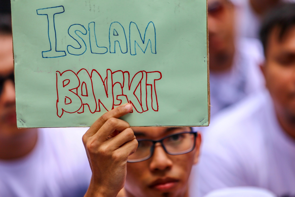 Participants gather during the Ummah defending Islam rally in Kuala Lumpur May 4, 2019. u00e2u20acu201d Picture by Hari Anggara