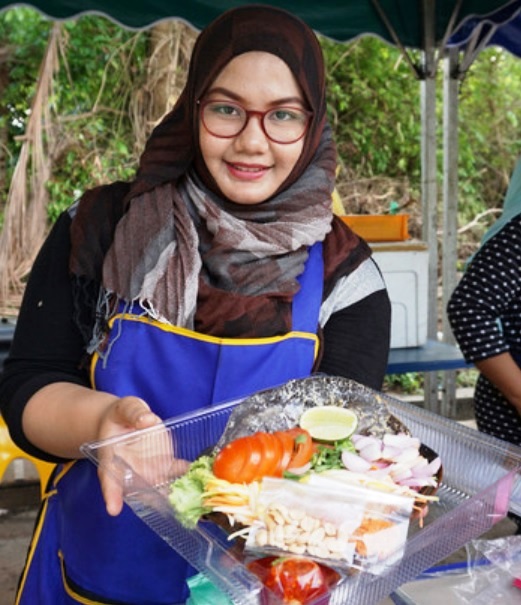 除了烤之外，做成冷盘泰式沙拉（Kerabu）的马蹄蟹也很受欢迎哦。-马新社-