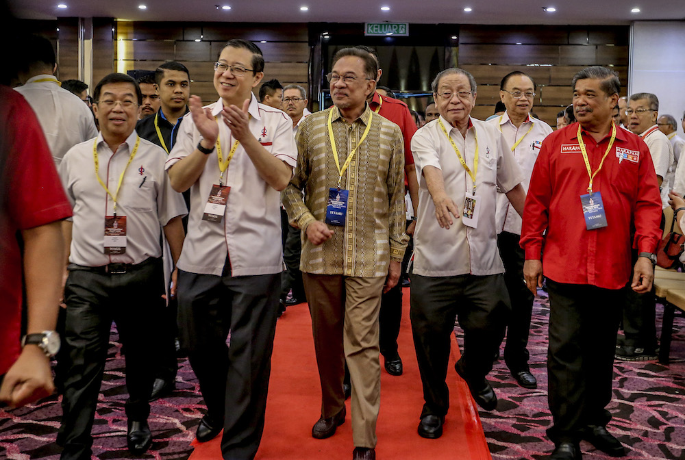 Tan Kok Wai, Lim Guan Eng, Datuk Seri Anwar Ibrahim, Lim Kit Siang and Mohamad Sabu attend the 2019 DAP National Conference in Shah Alam May 5, 2019. u00e2u20acu201d Picture by Firdaus Latif