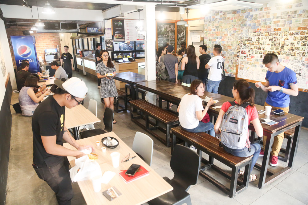 哥吉拉汉堡只在限定两周内售卖,要吃的人手脚要快以免向隅哦!-Choo Choy May摄-