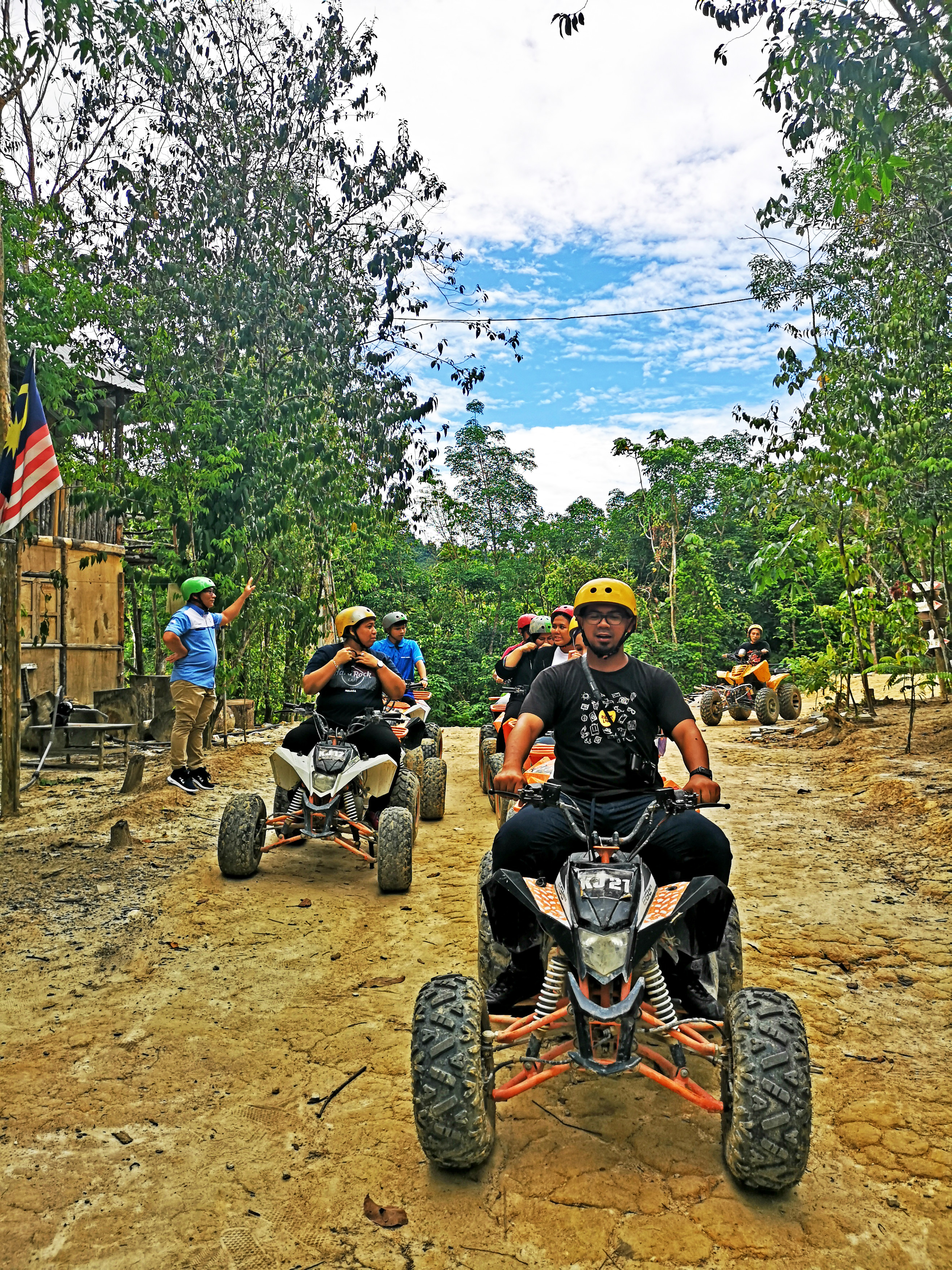 要开始骑行前，即害怕又期待。-精彩大马摄-