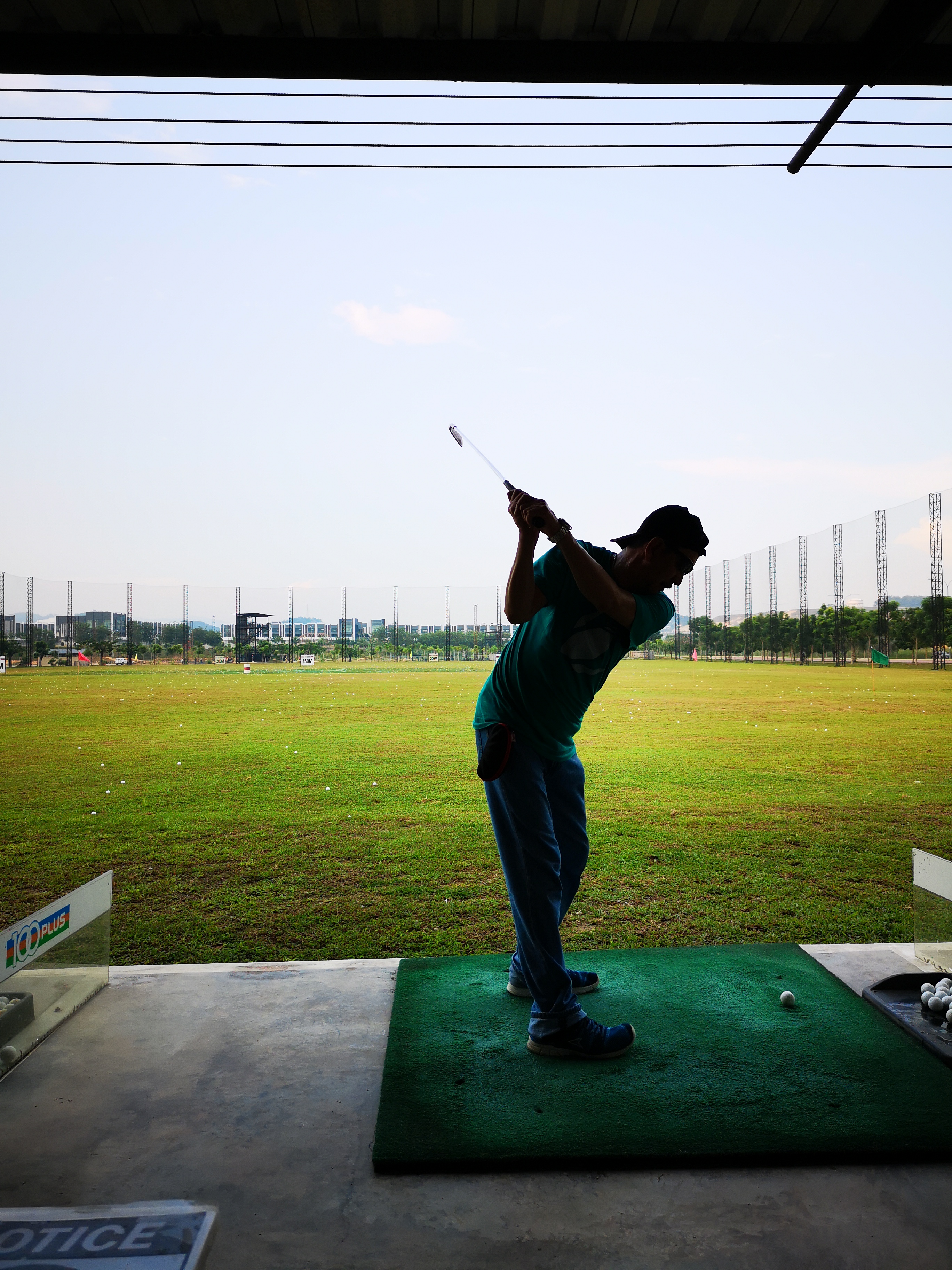 没试过打高尔夫球，就不会知道要把球打到1米外都很难。 -精彩大马摄-