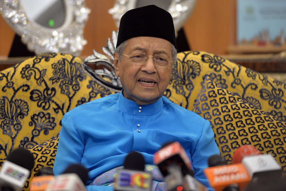 Prime Minister Tun Dr Mahathir Mohamad speaks to reporters during his Hari Raya Open House at Seri Perdana in Putrajaya June 5, 2019. u00e2u20acu201d Picture by Mukhriz Hazim