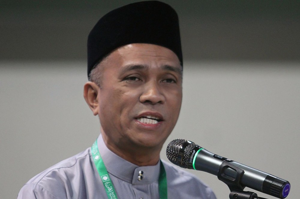 Selangor PAS election director Roslan Shahir Mohd Shahir speaks during Muktamar 2019 in Kuantan June 22 2019. u00e2u20acu201d Picture by Ahmad Zamzahuri