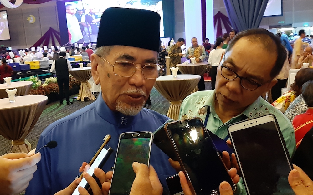 Santubong MP Datuk Seri Wan Junaidi Tuanku Jafaar speaks to reporters in Kuching June 5, 2019. u00e2u20acu201d Picture by Sulok Tawie
