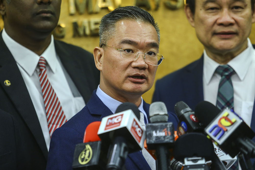 Kota Melaka MP, Khoo Poay Tiong, speaks to the media at the lobby of Parliament, July 15, 2019. u00e2u20acu201d Picture by Hari Anggara 