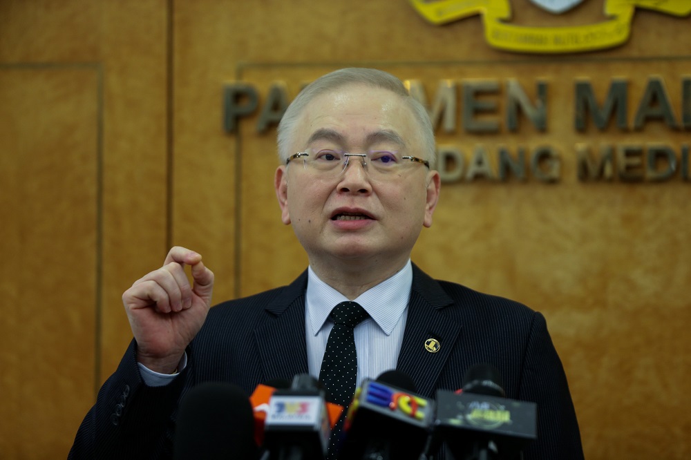 Datuk Seri Wee Ka Siong speaks during a press conference at the Parliament lobby July 10, 2019. u00e2u20acu201d Picture by Ahmad Zamzahuri