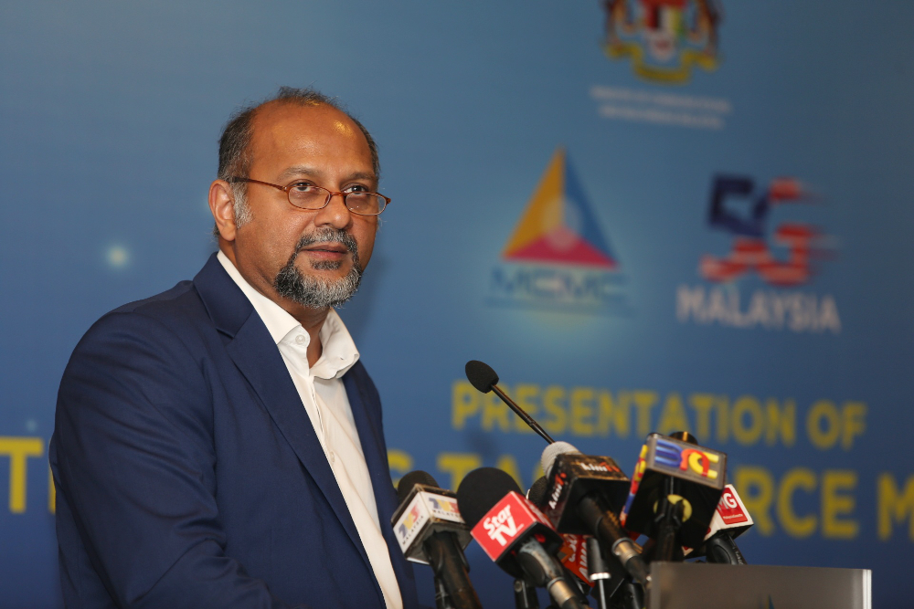 Communications and Multimedia Minister Gobind Singh Deo attends the handing over of 5G task force report at the Malaysian Communications and Multimedia Commission (MCMC) in Cyberjaya July 29, 2019. u00e2u20acu201d Picture by Choo Choy May