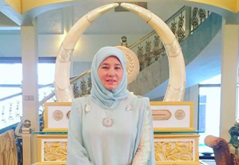 Raja Permaisuri Agong Tunku Azizah Aminah Maimunah Iskandariah sempat berkongsi pengalaman bersama bakal haji tahun ini di Kompleks Haji Sepang. u00e2u20acu201d Foto ihsan Instagram/kajpphotography74