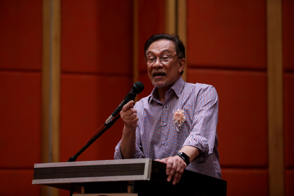 Datuk Seri Anwar Ibrahim speaks during the Malaysia Professional Motivator Convention event in Shah Alam August 18, 2019. u00e2u20acu201d Picture by Ahmad Zamzahuri