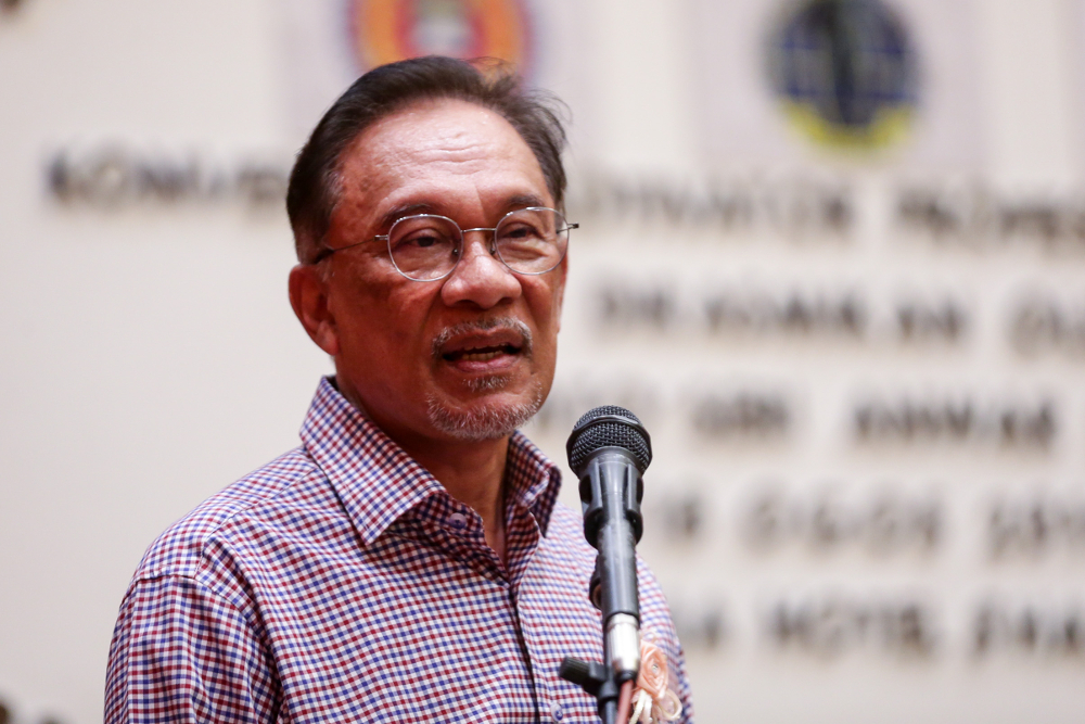 Datuk Seri Anwar Ibrahim speaks during the Malaysia Professional Motivator Convention event in Shah Alam August 18, 2019. u00e2u20acu201d Picture by Ahmad Zamzahuri