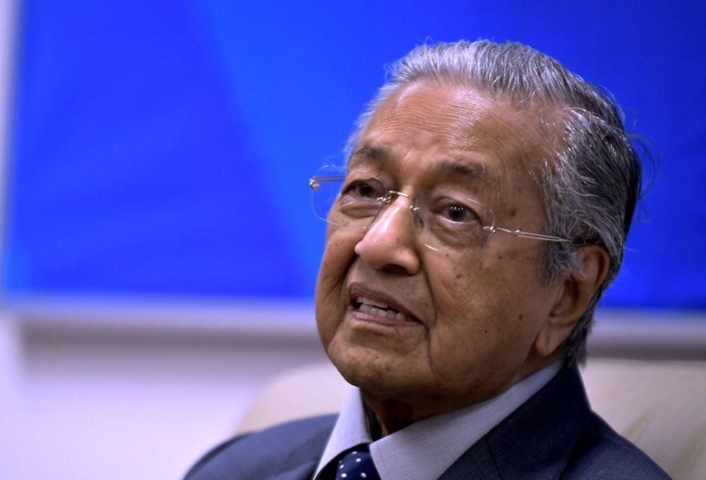 Prime Minister Tun Dr Mahathir Mohamad answering a question by a Malaysian media personnel during a press conference before ending his official three-day visit to Hanoi Vietnam August 28, 2019. u00e2u20acu201d Bernama picn