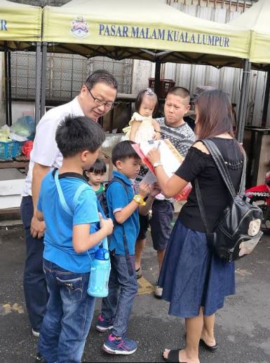 刘华才（左）说，民政党在经历了痛失槟州政权及509大选全军覆没后，已经进行过深刻反醒，同时也调整了党的方向，回归创党初心，即以百姓之心为心。-图民政党提供-