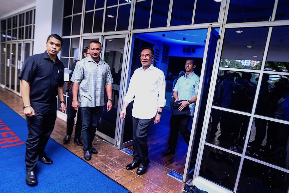 PKR president Datuk Seri Anwar Ibrahim attends a meeting with NGOs in Kuala Lumpur August 20, 2019. u00e2u20acu201d Picture by Hari Anggara