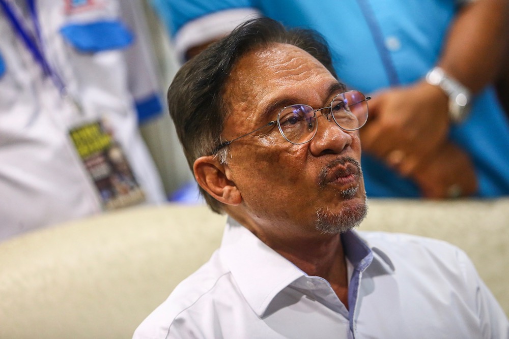 PKR president Datuk Seri Anwar Ibrahim attends a meeting with NGOs in Kuala Lumpur August 20, 2019. u00e2u20acu201d Picture by Hari Anggara