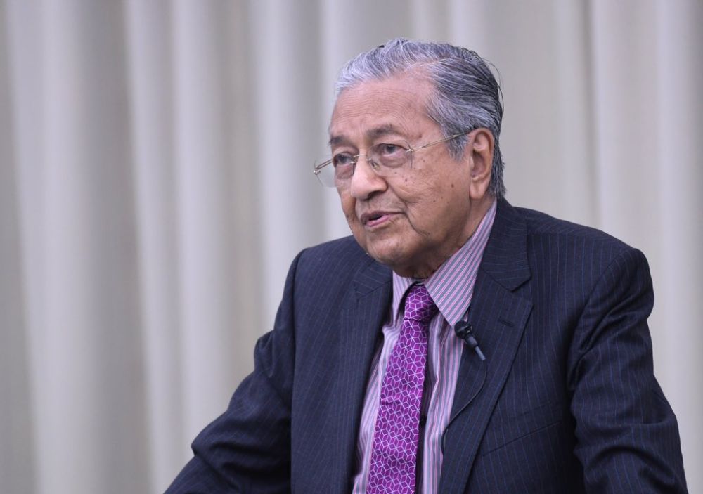 Prime Minister Tun Dr Mahathir Mohamad speaks to students at the Japan Future Leaders School in Fukuoka August 8, 2019. u00e2u20acu2022 Picture via Twitter/chedetofficial