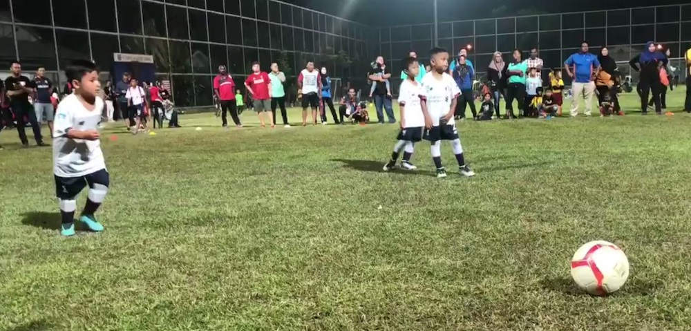 The Queenu00e2u20acu2122s grandnephew moments before he scored the goal. u00e2u20acu201c Screengrab from Twitter/@ cheminahsayang